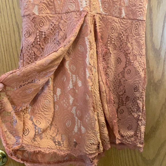 Formal dusty pink lace romper - Picture 2 of 4